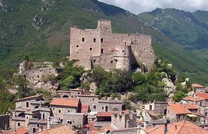 Кастельвеккьо ди Рокка Барбена (Castelvecchio di Rocca Barbena)